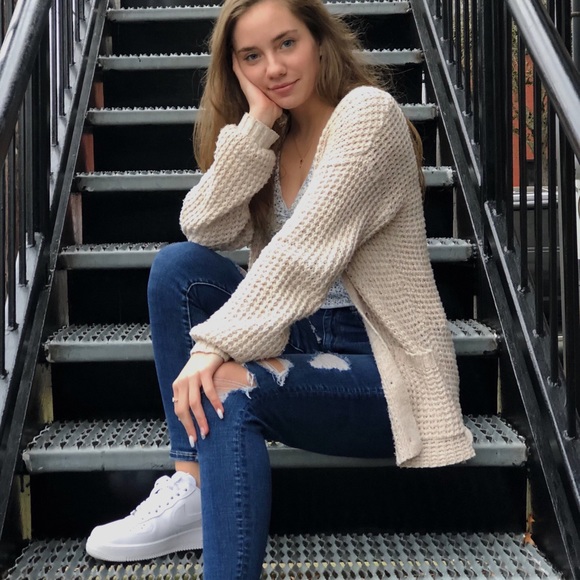 Meet your Posher, Taylor - Picture 1 of 1